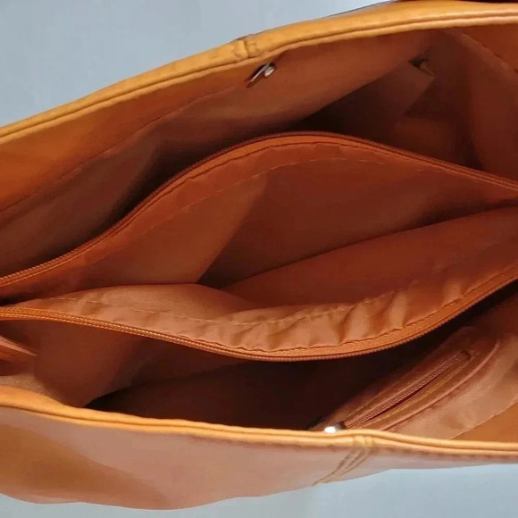 BUENO Vegan Leather shoulder bag - Picture 6 of 14